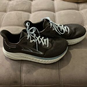 Altra Torin 7 women’s zero drop road running shoes size 11